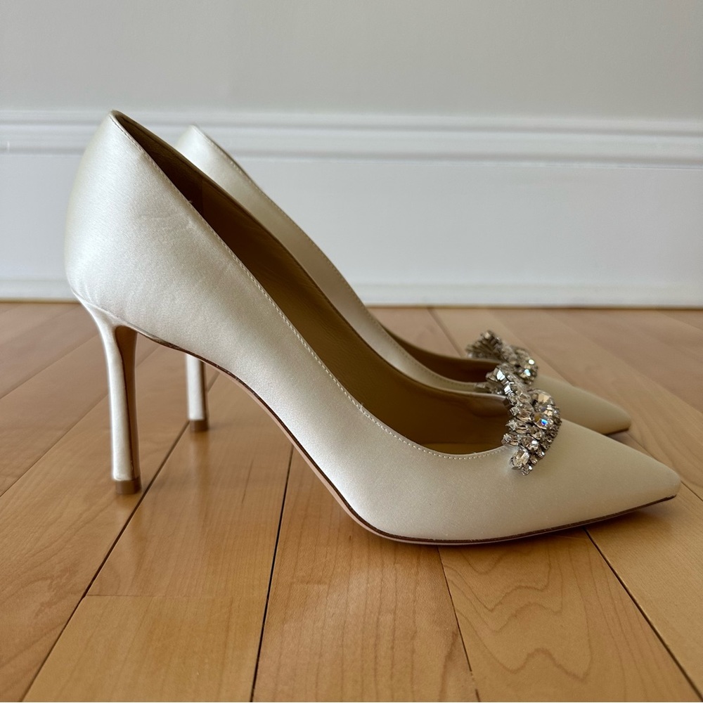 Brand new Jimmy Choo ivory/crystal 85 Romy embellished pointed-toe pump